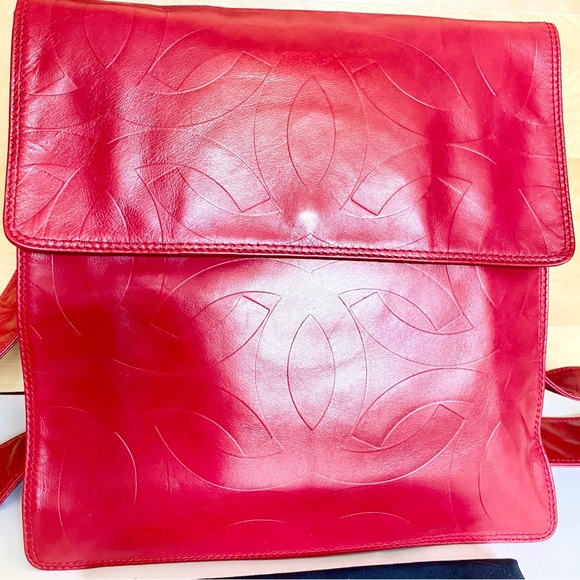 CHANEL LEATHER MESSENGER BAG❤️ - Picture 3 of 17
